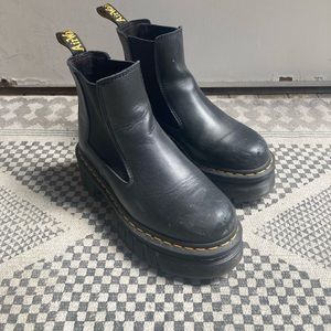 women’s black doc martens